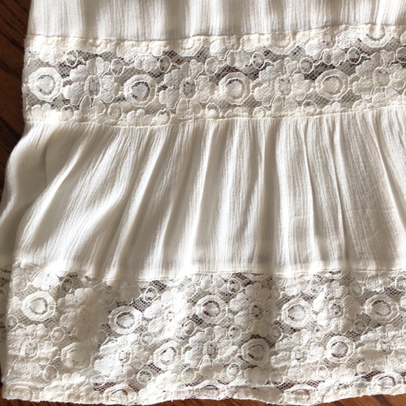 White, lace tank top - Picture 3 of 3